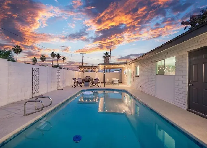 Cozy Warm Oasis-heated Pool-perfect Location-spring Trn Ferienhaus *