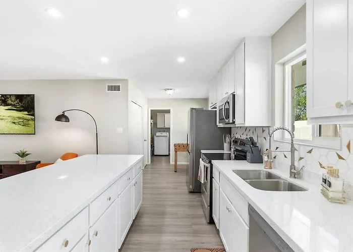 Cozy Warm Oasis-heated Pool-perfect Location-spring Trn Ferienhaus
